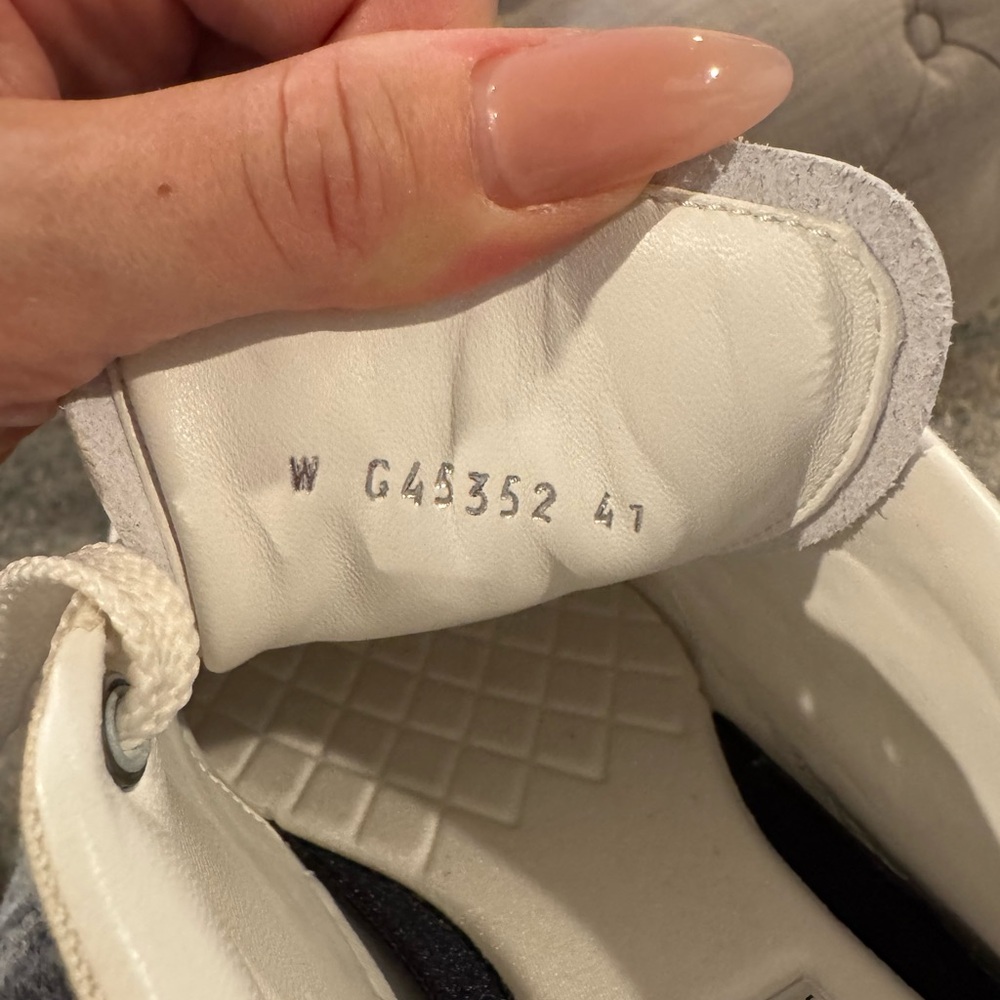 Chanel Cream Sneakers - Picture 2 of 7